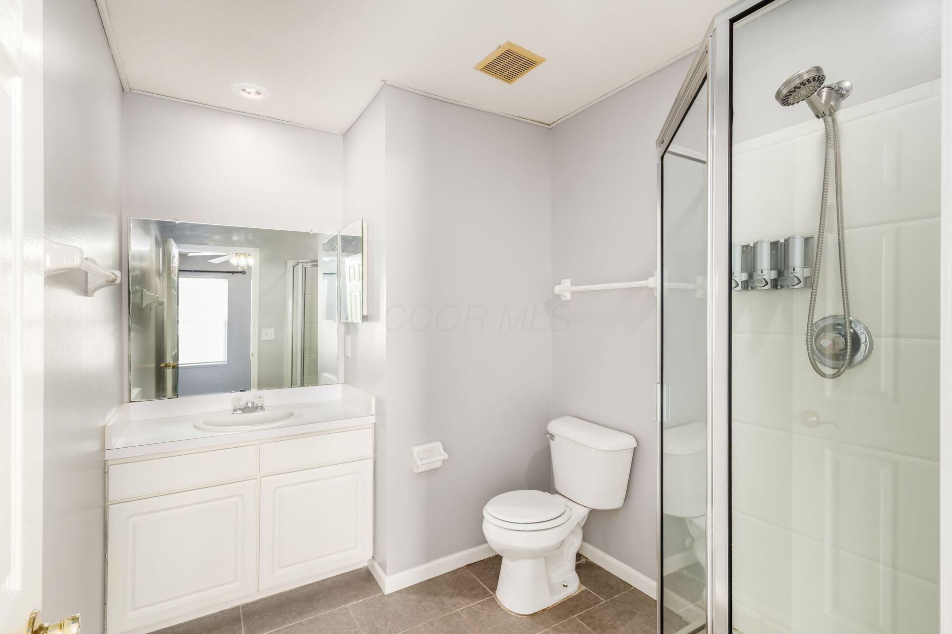 1077 Shady Lake Drive, Columbus, Ohio image 26