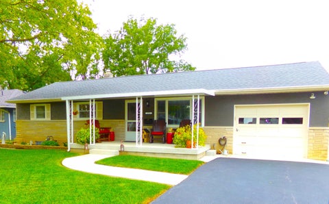 Photo of 171 Maple Drive, Columbus, OH 43228 (MLS # 226035375)