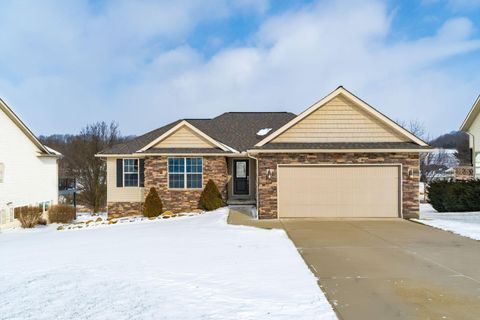 Photo of 992 Country Club Drive, Howard, OH 43028 (MLS # 226001931)