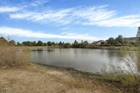 Tiny photo for 1385 Geranium Drive 266 #266, Blacklick, OH 43004 (MLS # 226000718)