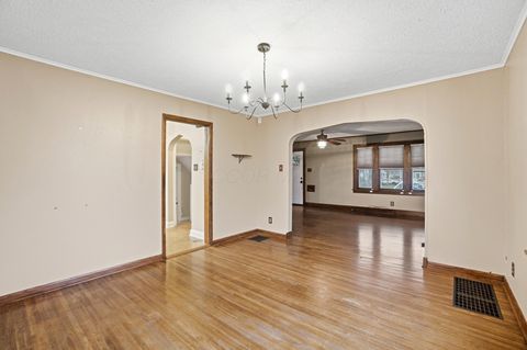 Tiny photo for 253 Powhatan Avenue, Columbus, OH 43204 (MLS # 225044279)