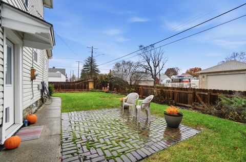 Tiny photo for 253 Powhatan Avenue, Columbus, OH 43204 (MLS # 225044279)