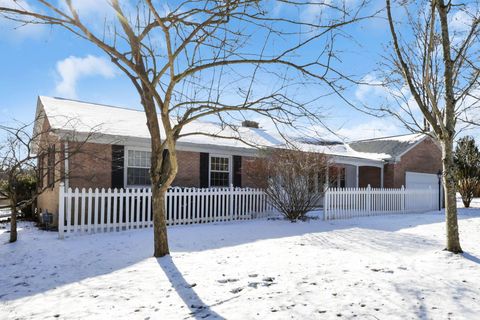Photo of 245 Rainbow Drive NE, Lancaster, OH 43130 (MLS # 226000542)
