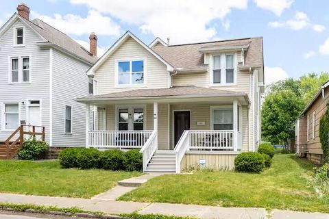 Photo of 114 E Patterson Avenue, Columbus, OH 43202 (MLS # 226016141)