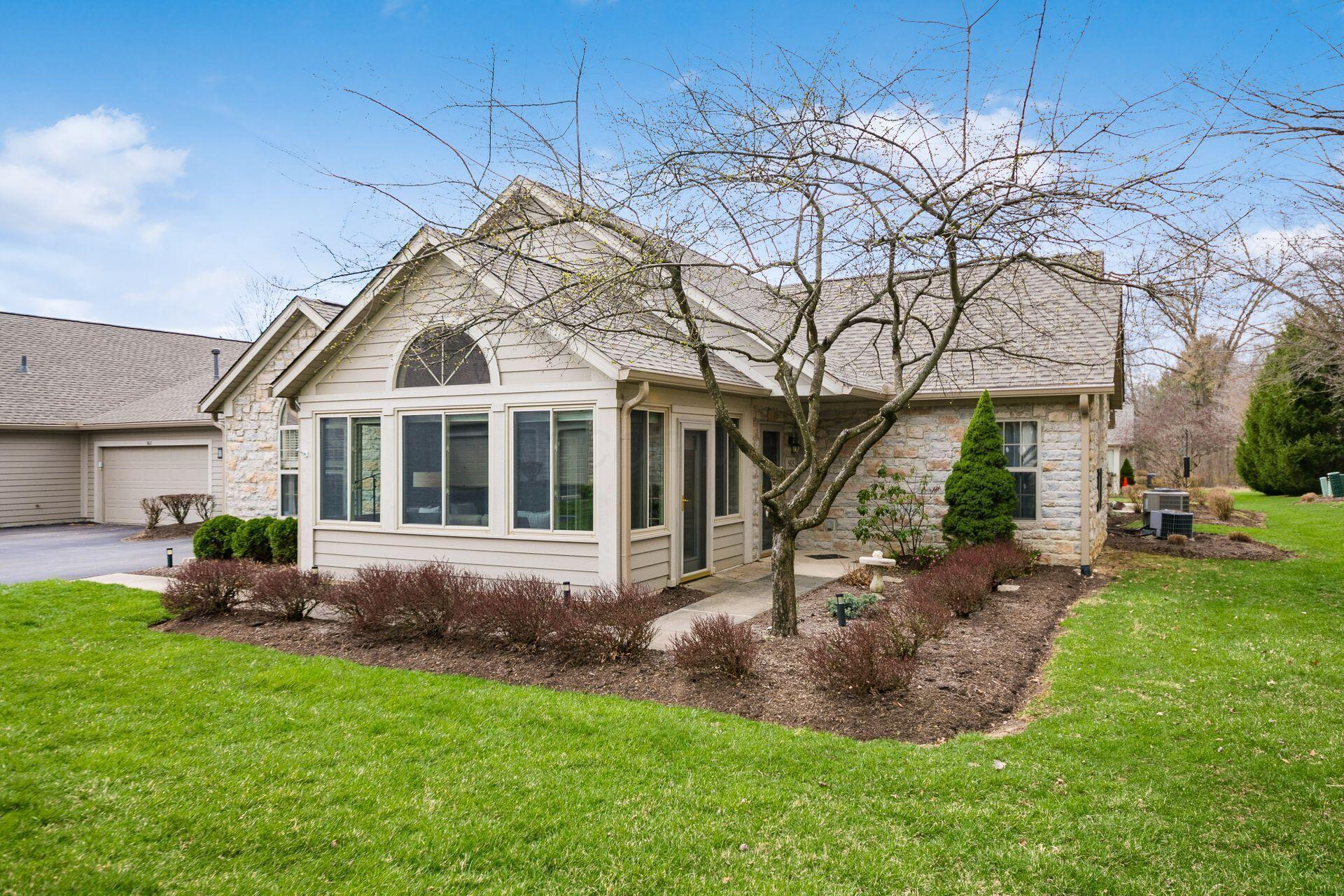 5615 Meadowood Lane, Westerville, Ohio image 2