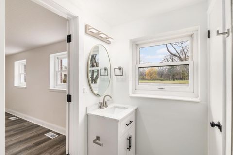 Tiny photo for 325 Starrett Court, Columbus, OH 43214 (MLS # 225045135)