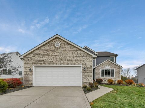 Photo of 2625 Abbey Knoll Drive, Lewis Center, OH 43035 (MLS # 226000219)