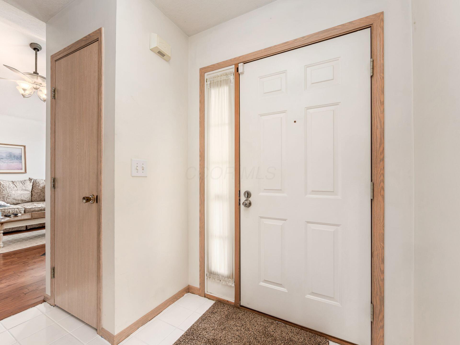 2645 Pine Marsh Drive, Grove City, Ohio image 5