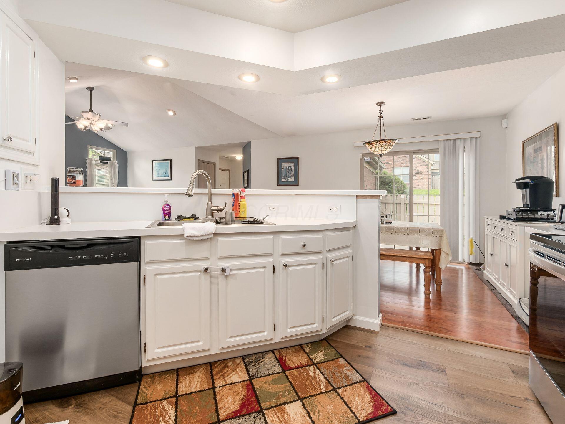 2645 Pine Marsh Drive, Grove City, Ohio image 14