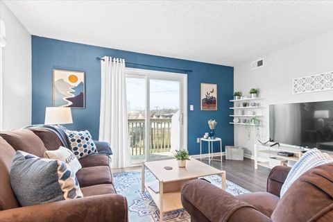 Photo of 920 Quay Avenue 920C #920C, Columbus, OH 43212 (MLS # 226002973)