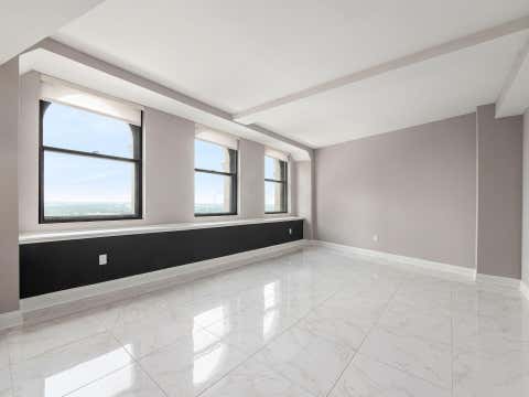 Tiny photo for 50 W Broad Street 2501 #2501, Columbus, OH 43215 (MLS # 226028243)