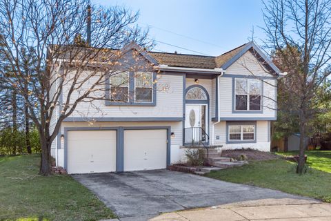 Photo of 860 Slagle Place, Galloway, OH 43119 (MLS # 226011396)