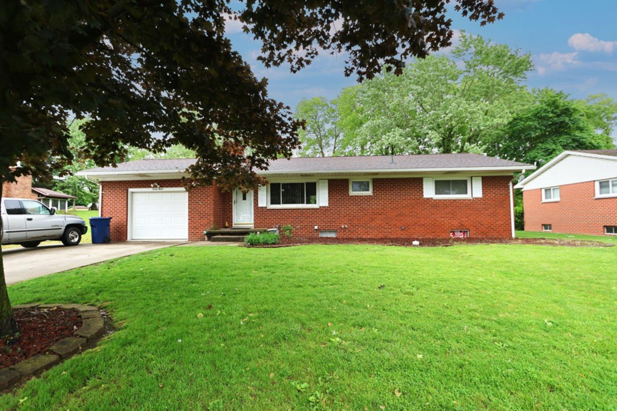 33 Sunset Drive, Shelby, Ohio image 1