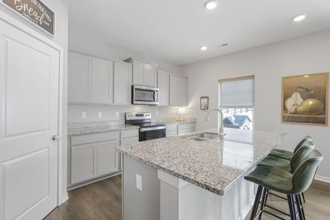 Tiny photo for 408 Jameson Lane, Newark, OH 43055 (MLS # 226003274)