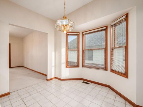 Tiny photo for 928 Linworth Village Drive, Columbus, OH 43235 (MLS # 225044577)