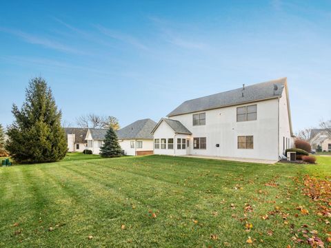 Tiny photo for 928 Linworth Village Drive, Columbus, OH 43235 (MLS # 225044577)