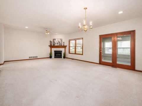 Tiny photo for 928 Linworth Village Drive, Columbus, OH 43235 (MLS # 225044577)