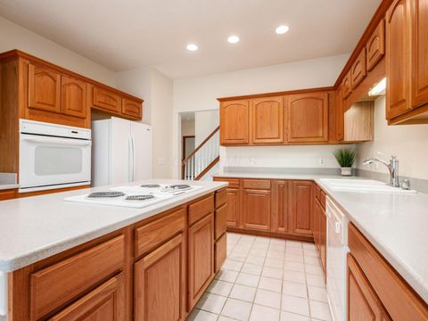 Tiny photo for 928 Linworth Village Drive, Columbus, OH 43235 (MLS # 225044577)