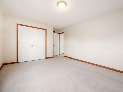 Tiny photo for 928 Linworth Village Drive, Columbus, OH 43235 (MLS # 225044577)