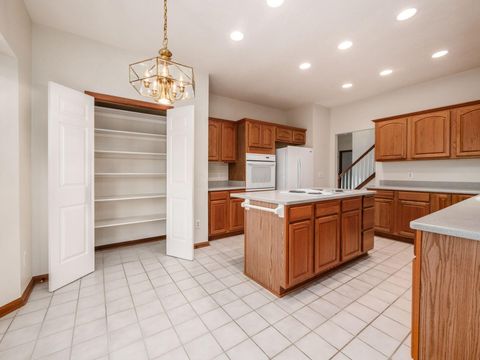 Tiny photo for 928 Linworth Village Drive, Columbus, OH 43235 (MLS # 225044577)