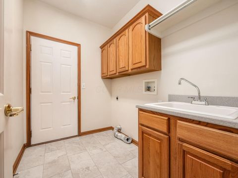 Tiny photo for 928 Linworth Village Drive, Columbus, OH 43235 (MLS # 225044577)