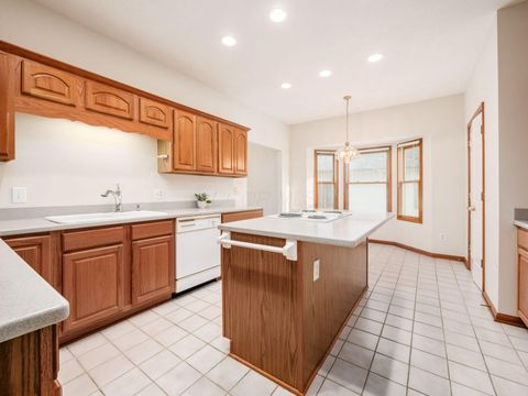 Tiny photo for 928 Linworth Village Drive, Columbus, OH 43235 (MLS # 225044577)