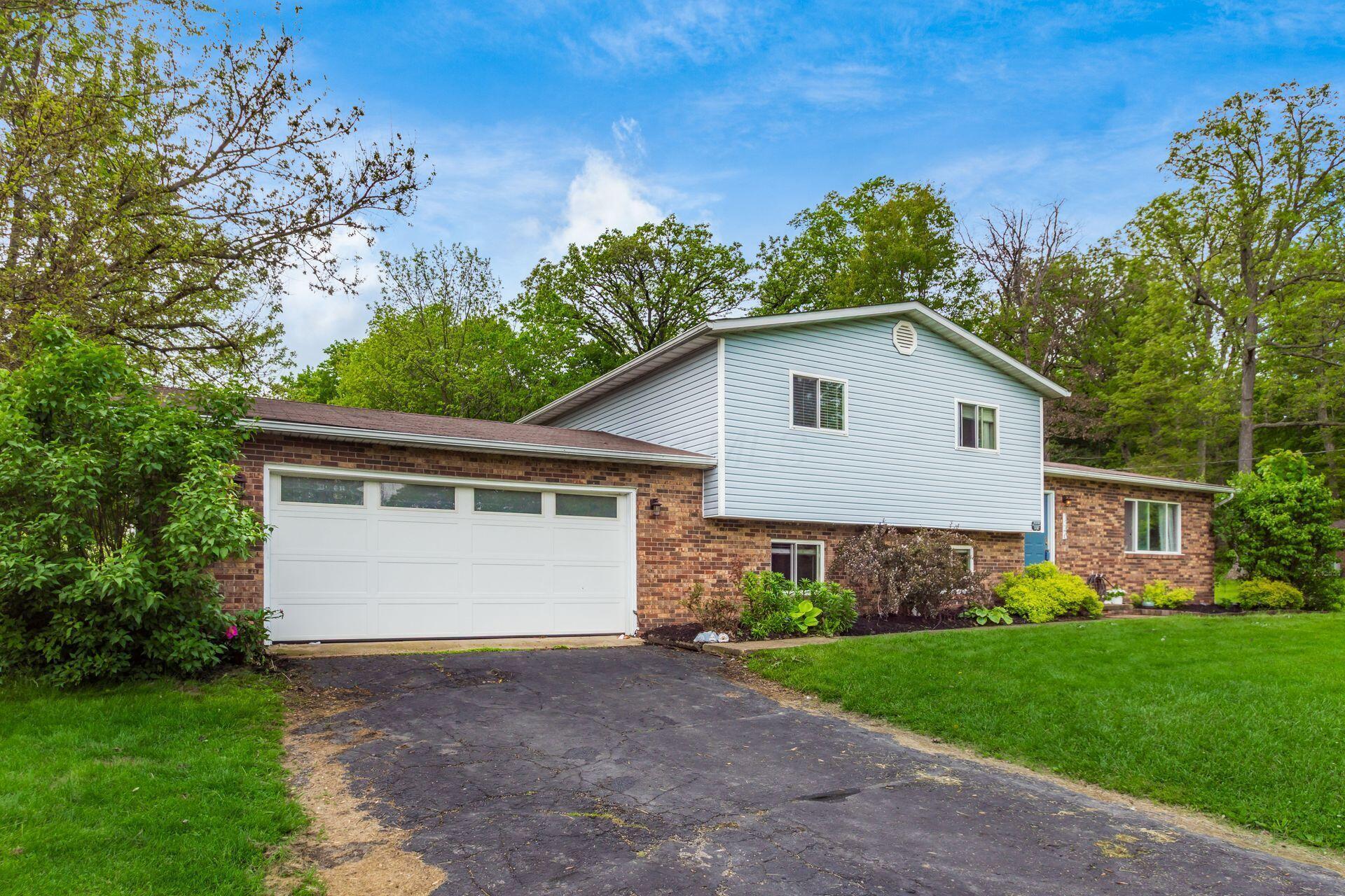 1340 W Choctaw Drive, London, Ohio image 3