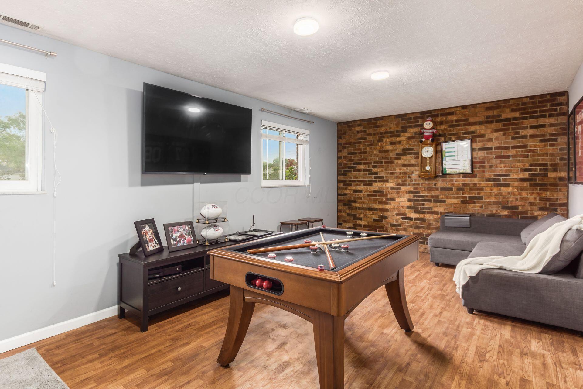 1340 W Choctaw Drive, London, Ohio image 16