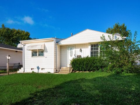 Photo of 3861 Frazier Road W, Columbus, OH 43207 (MLS # 225039143)