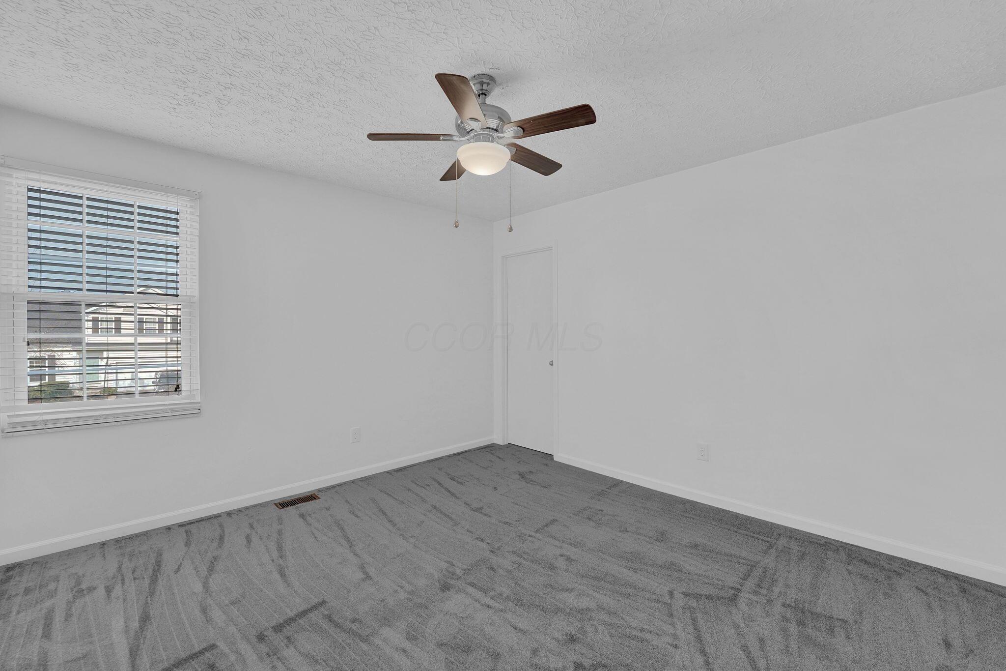 3138 Golden Oak Drive, Hilliard, Ohio image 27