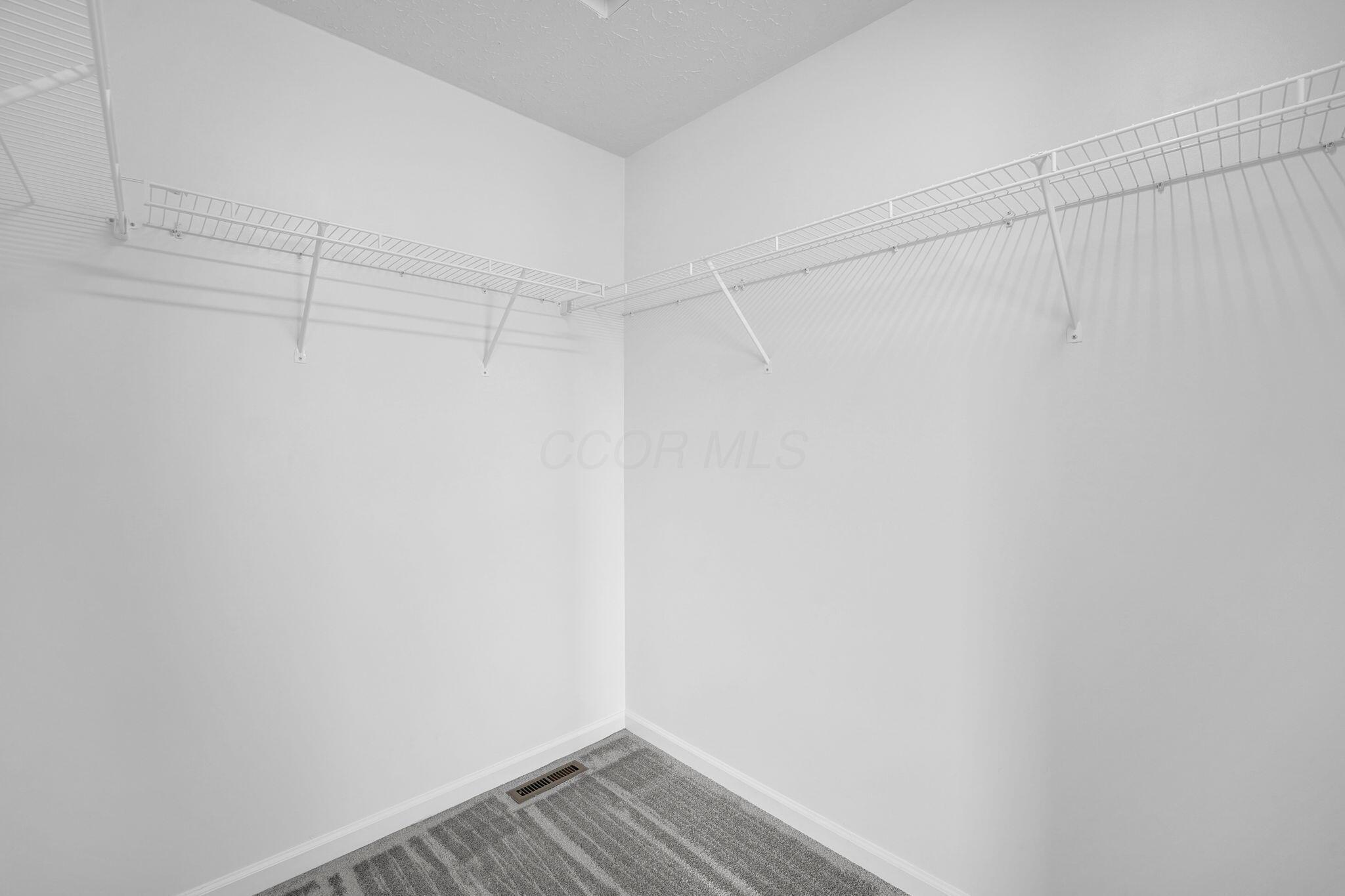 3138 Golden Oak Drive, Hilliard, Ohio image 32