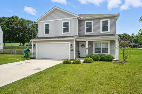 Photo of 389 Kells Court E, Newark, OH 43055 (MLS # 225026788)