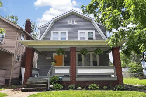 Photo of 1423 Kenmore Road, Columbus, OH 43211 (MLS # 226021646)