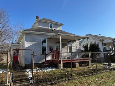 Photo of 1112 Moxahala Avenue, Zanesville, OH 43701 (MLS # 225045809)