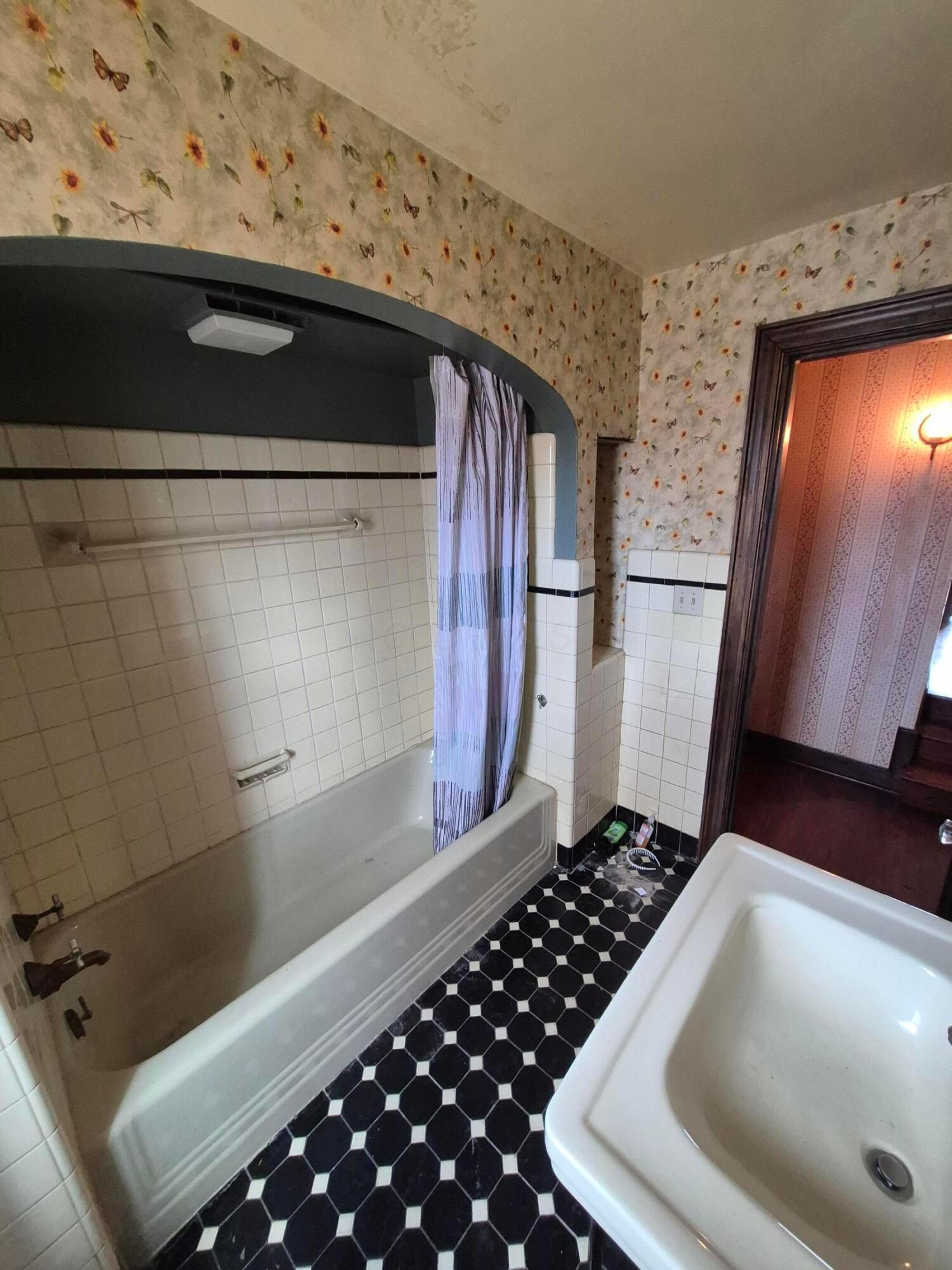1308 Lancelot Road, Columbus, Ohio image 42