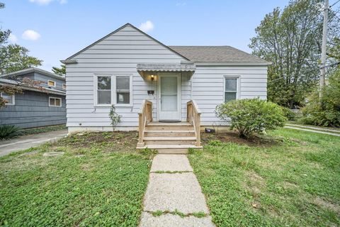 Photo of 1077 Kenilworth Place, Columbus, OH 43209 (MLS # 225040323)