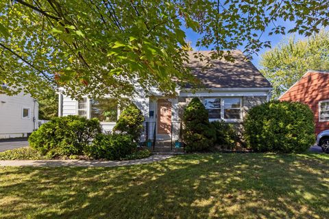 Photo of 47 N Chesterfield Road, Columbus, OH 43209 (MLS # 225039868)