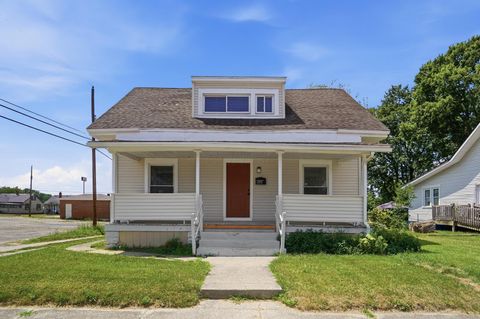 Photo of 2015 Clifton Avenue, Springfield, OH 45505 (MLS # 226026333)