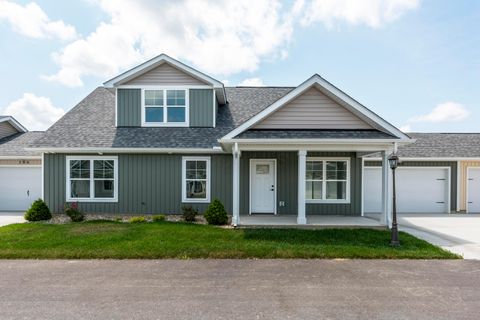 Photo of 202 Cumberland Meadows Circle, Hebron, OH 43025 (MLS # 226006117)