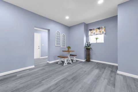 Tiny photo for 172 E Woodrow Avenue, Columbus, OH 43207 (MLS # 225045975)