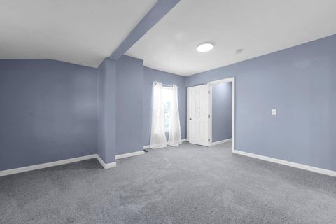 Tiny photo for 172 E Woodrow Avenue, Columbus, OH 43207 (MLS # 225045975)