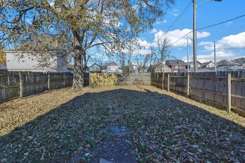Tiny photo for 172 E Woodrow Avenue, Columbus, OH 43207 (MLS # 225045975)