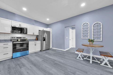 Tiny photo for 172 E Woodrow Avenue, Columbus, OH 43207 (MLS # 225045975)