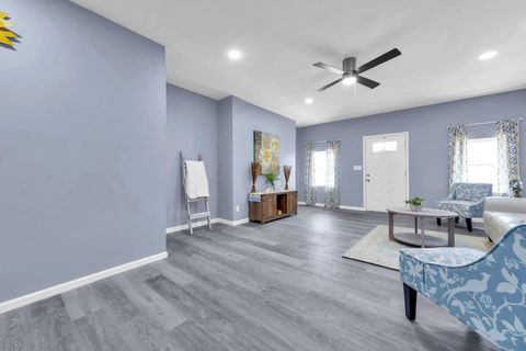 Tiny photo for 172 E Woodrow Avenue, Columbus, OH 43207 (MLS # 225045975)