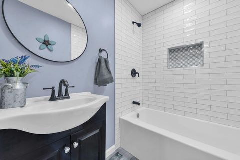 Tiny photo for 172 E Woodrow Avenue, Columbus, OH 43207 (MLS # 225045975)