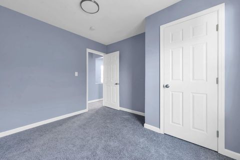 Tiny photo for 172 E Woodrow Avenue, Columbus, OH 43207 (MLS # 225045975)