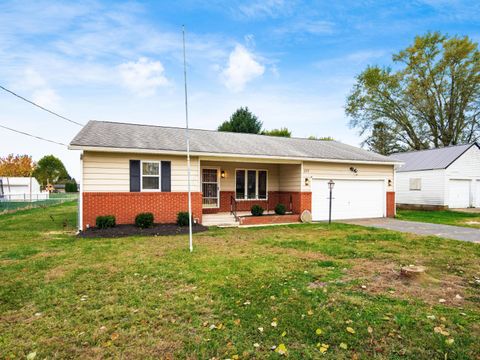 Photo of 217 N Vernon Avenue, Newark, OH 43055 (MLS # 225041433) Photo of 217 N Vernon Avenue, Newark, OH 43055 (MLS # 225041433)