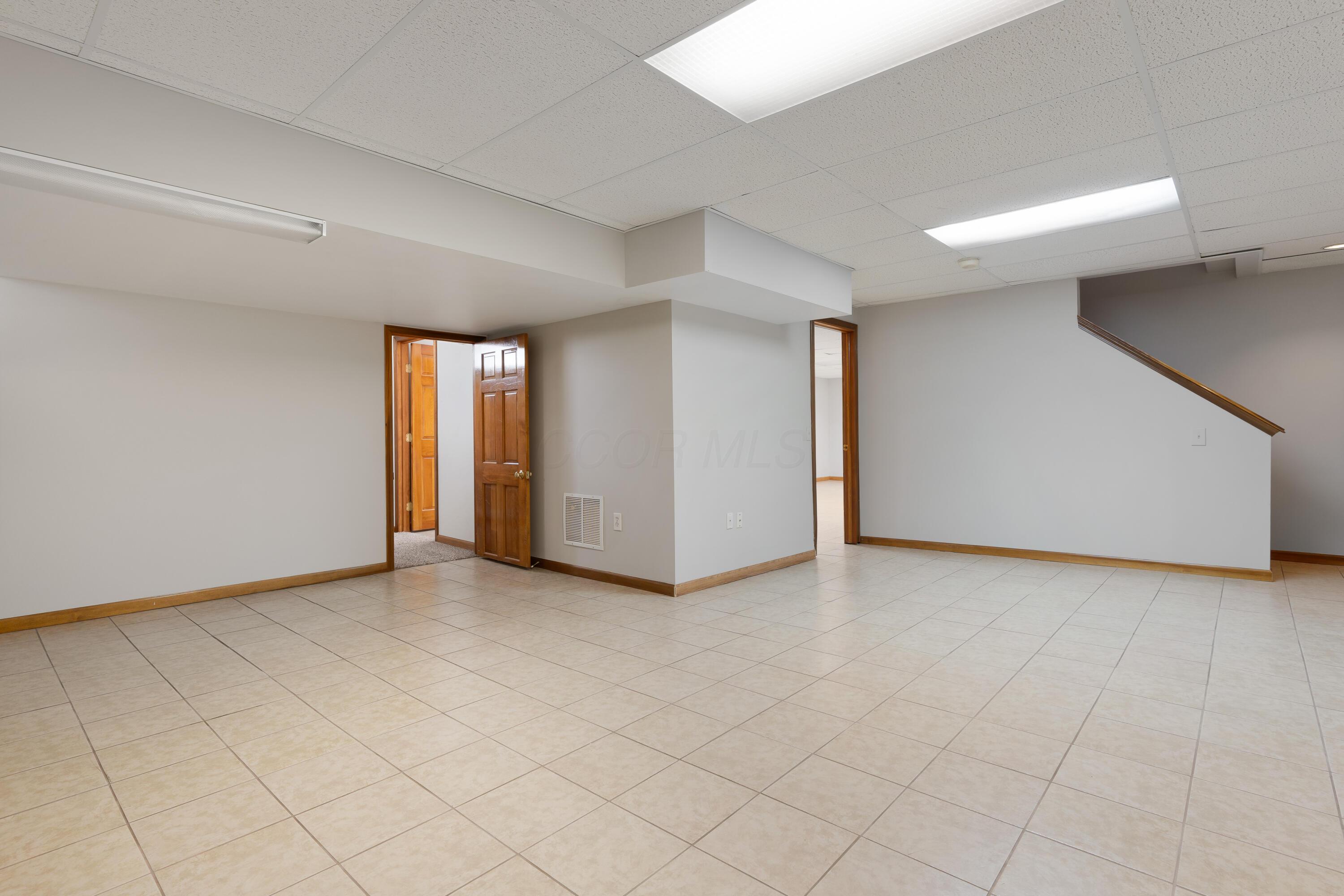 354 Aylesbury Drive, Westerville, Ohio image 42