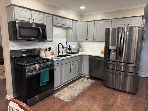 Photo of 221 N Main Street, London, OH 43140 (MLS # 226001311)