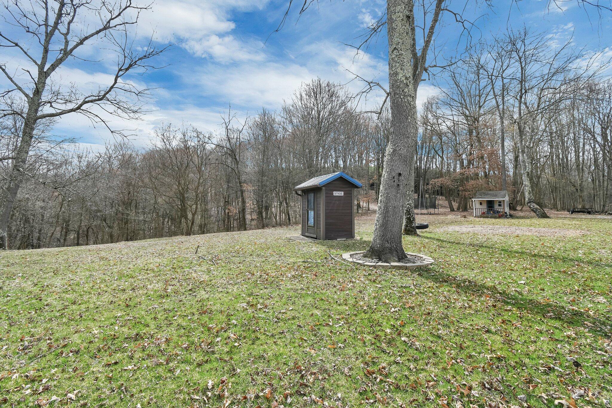 9490 Loches Road, Saint Louisville, Ohio image 8